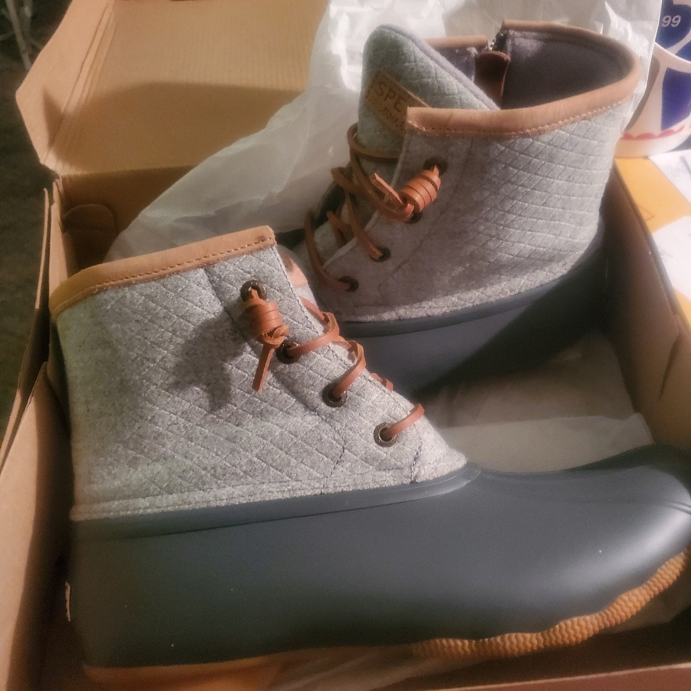 SPERRY....Shoes/Boots